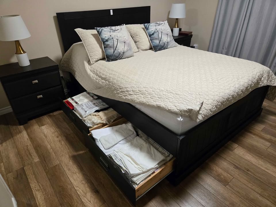 Bedroom set (IKEA Queen Bed with storage) - photo 4