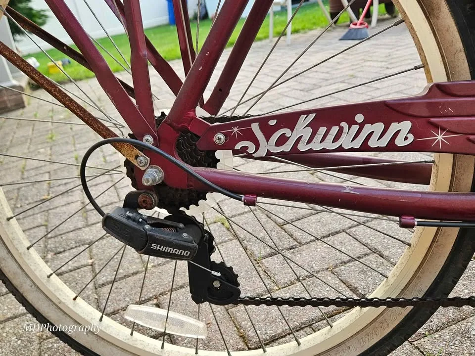 MOVING SALE Schwinn Ladies Cruiser Bicycle image indicator(5)