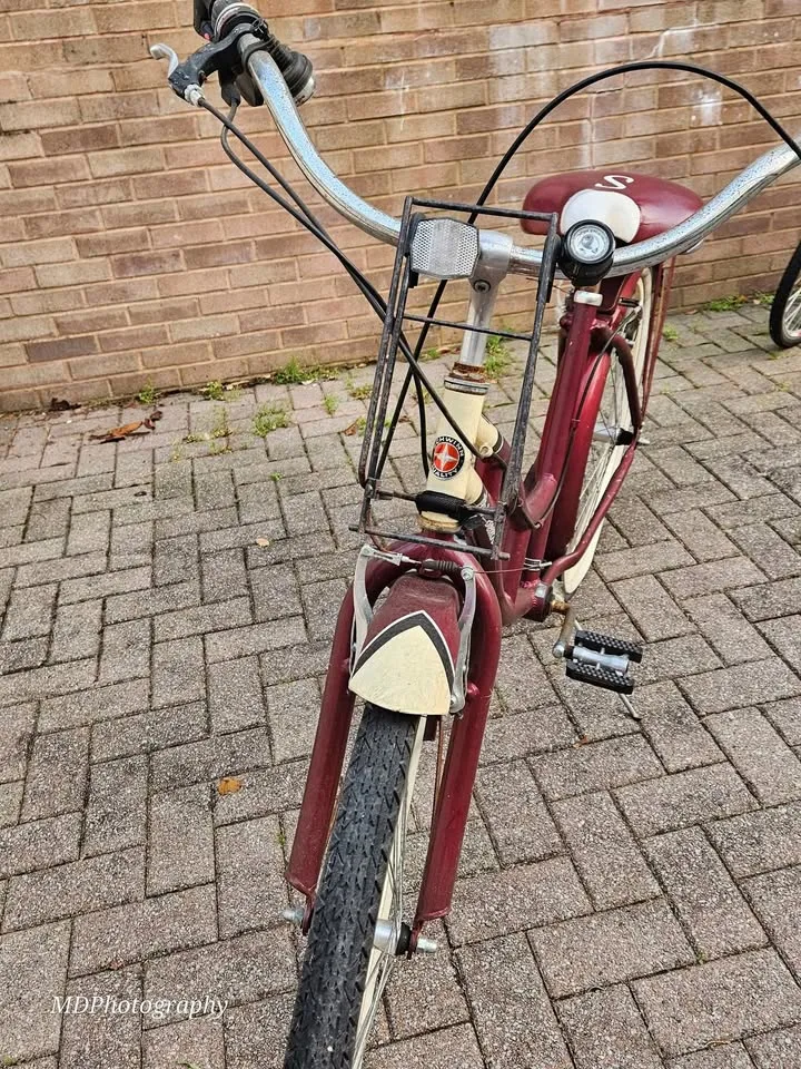 MOVING SALE Schwinn Ladies Cruiser Bicycle image indicator(6)