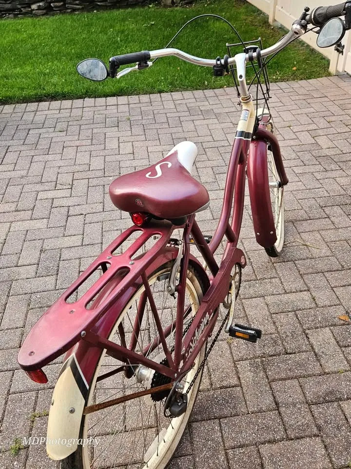 MOVING SALE Schwinn Ladies Cruiser Bicycle image indicator(8)