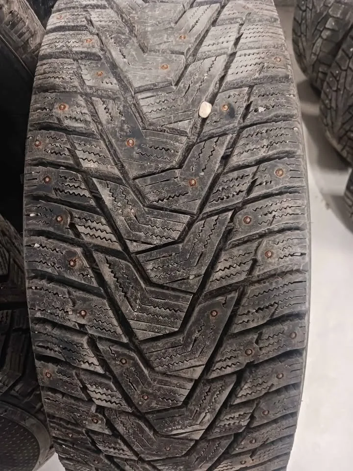 255 65 r17 HANKOOK WINTER I*PIKE Studded Tires image indicator(3)