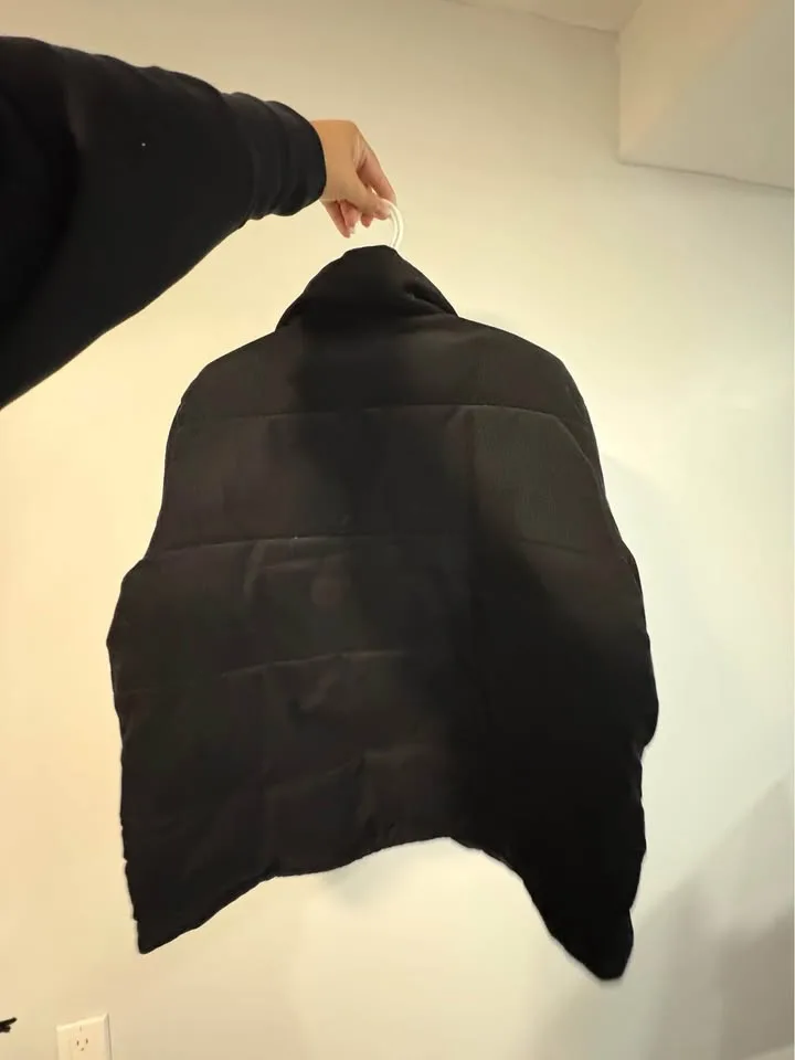 🖤 Levi’s Black Puffer Jacket – Women’s Large 🧥 image indicator(2)