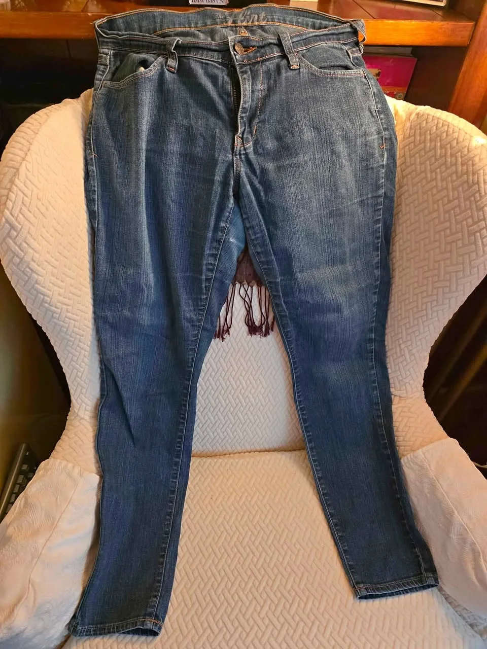 Old Navy Jeans thumbnail