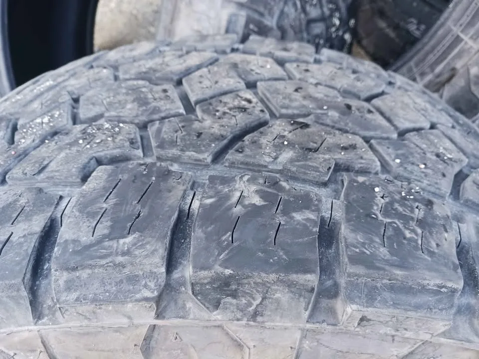 LT 35x12.50 r20 TOYO OPEN COUNTRY A/T3 Tires - Set of 4 image indicator(2)