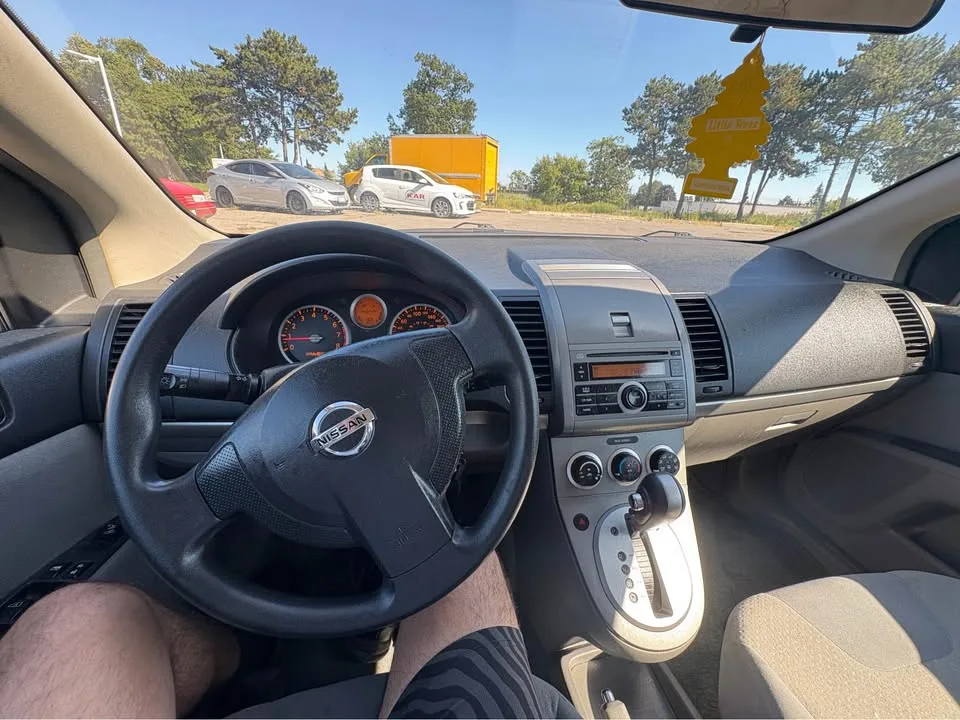 2009 Nissan Sentra image indicator(9)