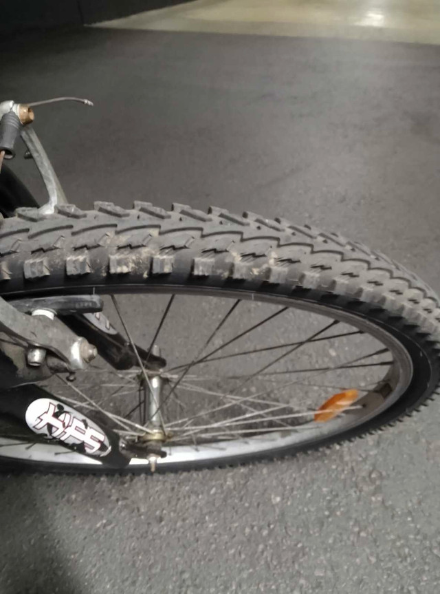 Used Raleigh city hybrid bike - photo 2