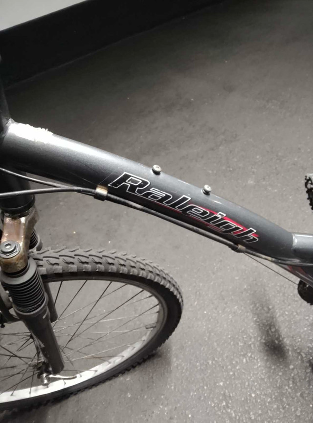 Used Raleigh city hybrid bike - photo 4