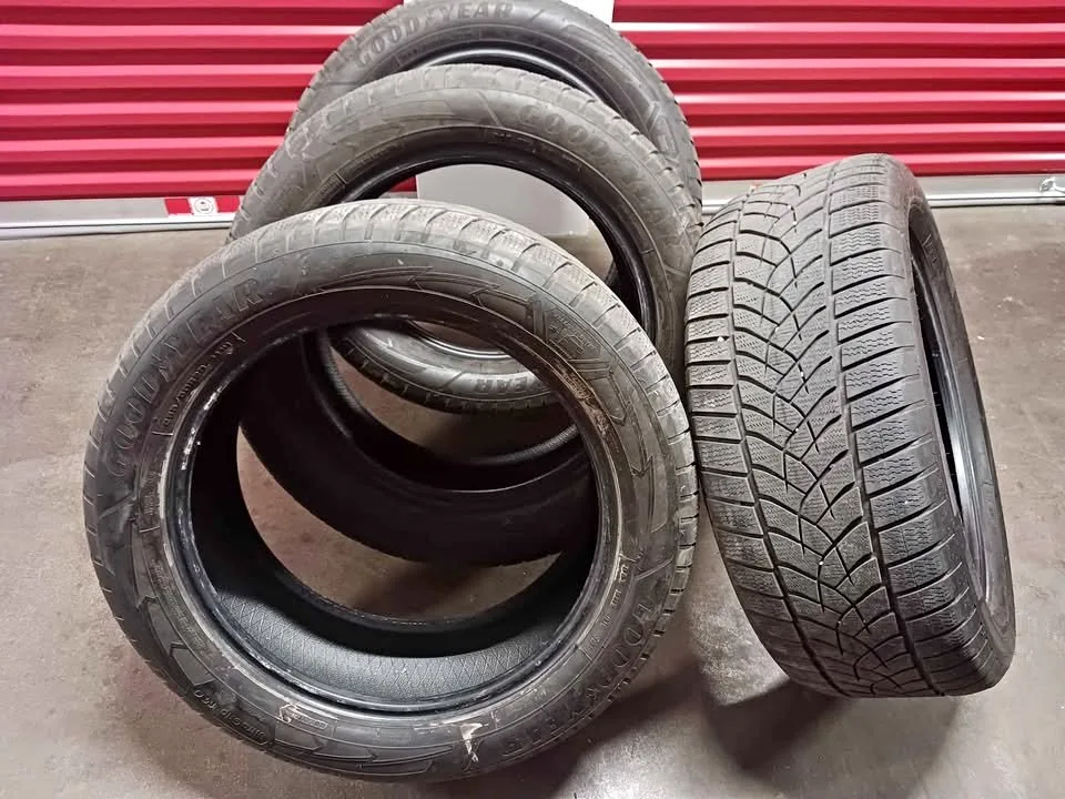 265 50 r20 GOODYEAR Ultra Grip Winter Tires - Set of 4