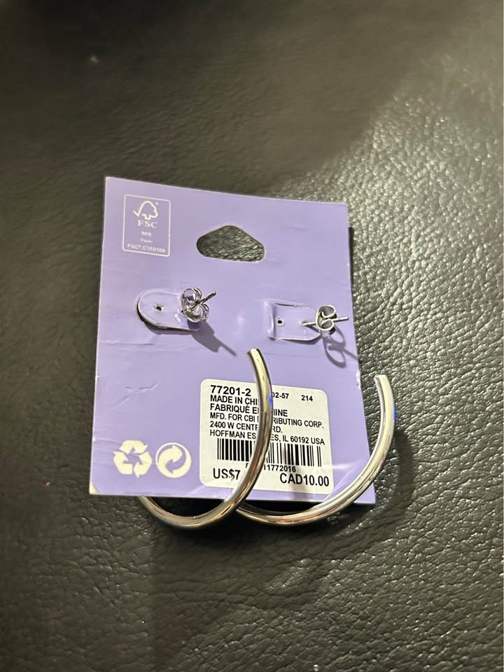 Claires hoop earrings - photo 2