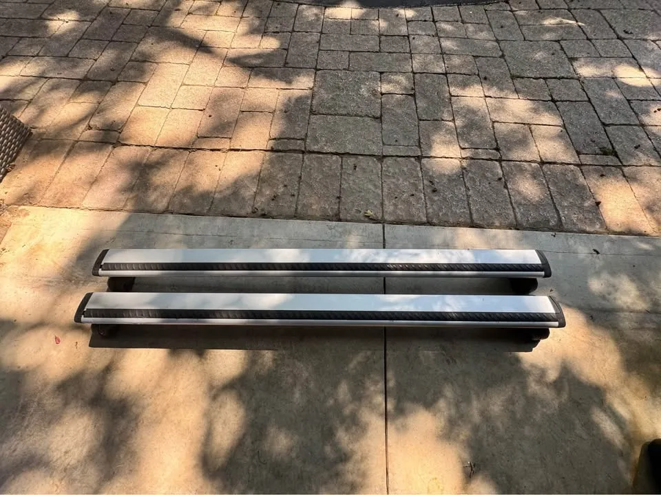 Thule Roof Rack (47" Length) image indicator(3)