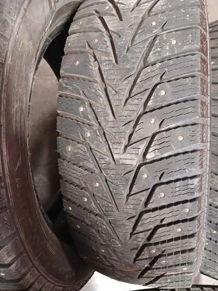 205 60 r16 HABILEAD ICE MAX STUDDED WINTER TIRES image indicator(2)