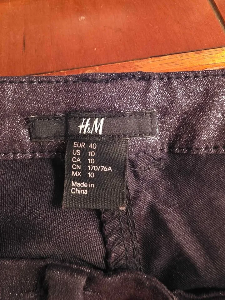 H&M shiny black pants image indicator(2)