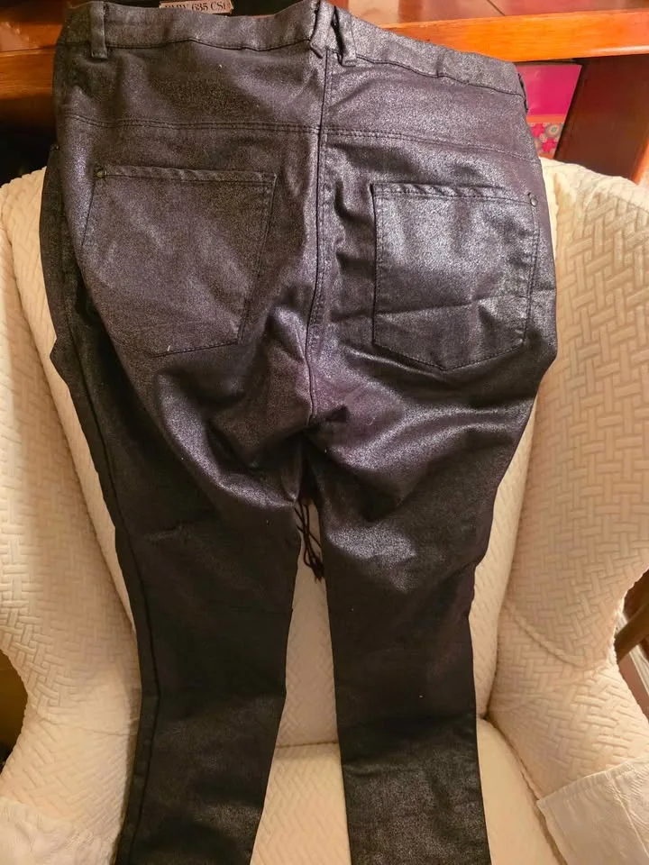 H&M shiny black pants image indicator(3)