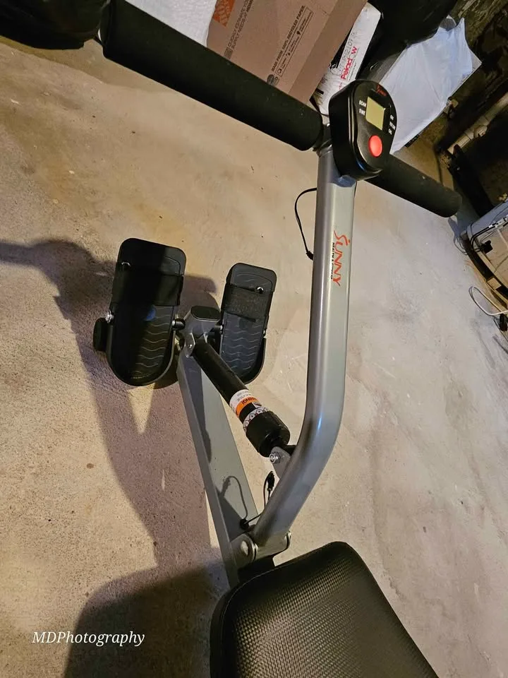 Sunny Health & Fitness Rowing Machine image indicator(3)
