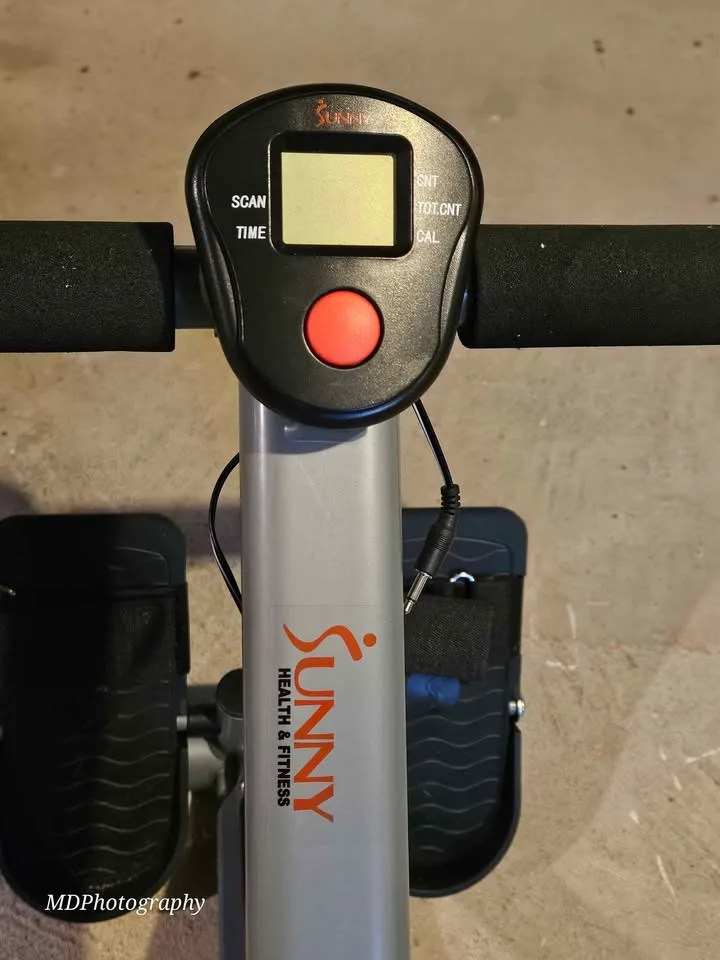 Sunny Health & Fitness Rowing Machine image indicator(4)