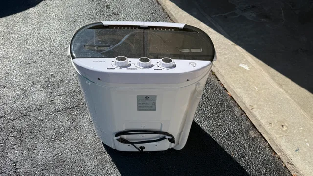 Mini Portable Washer & Spin Dryer – $200 (Excellent Condition) image indicator(3)