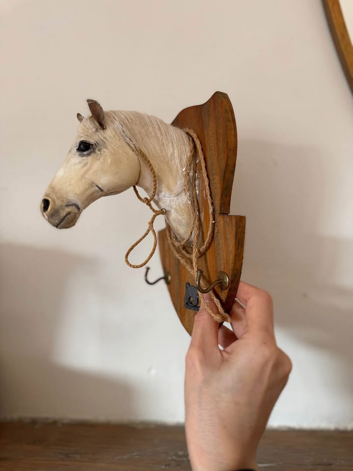 Vintage Horse Head Wall Hanger / Key Holder | Equestrian Decor - photo 4