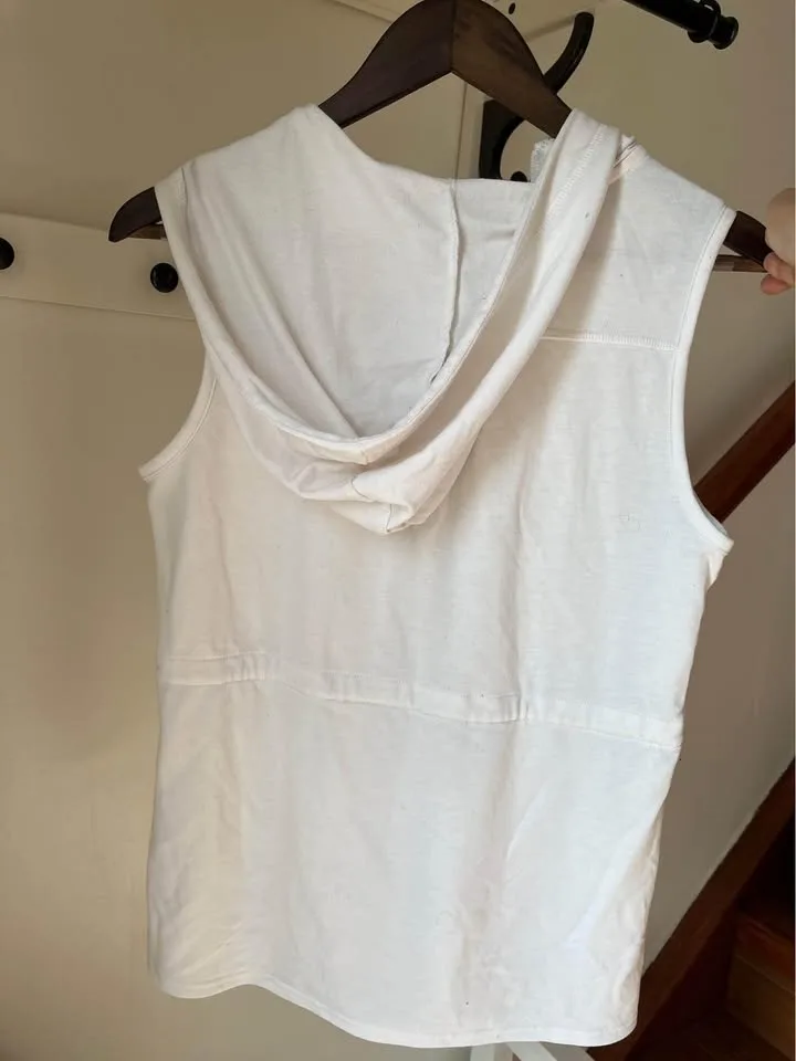 Sleeveless activewear for women/girl- size small image indicator(2)