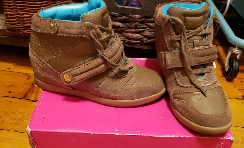 Pastry brand sneakers size 8 thumbnail