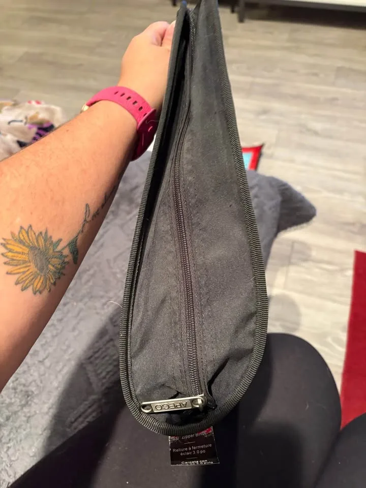 3 inch zippered binder with pouch image indicator(2)