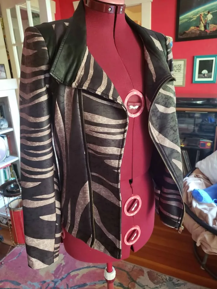 Combo Motorcycle / Trench Coat image indicator(2)