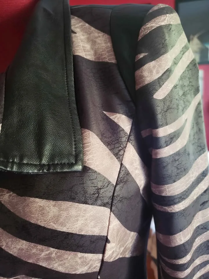 Combo Motorcycle / Trench Coat image indicator(3)