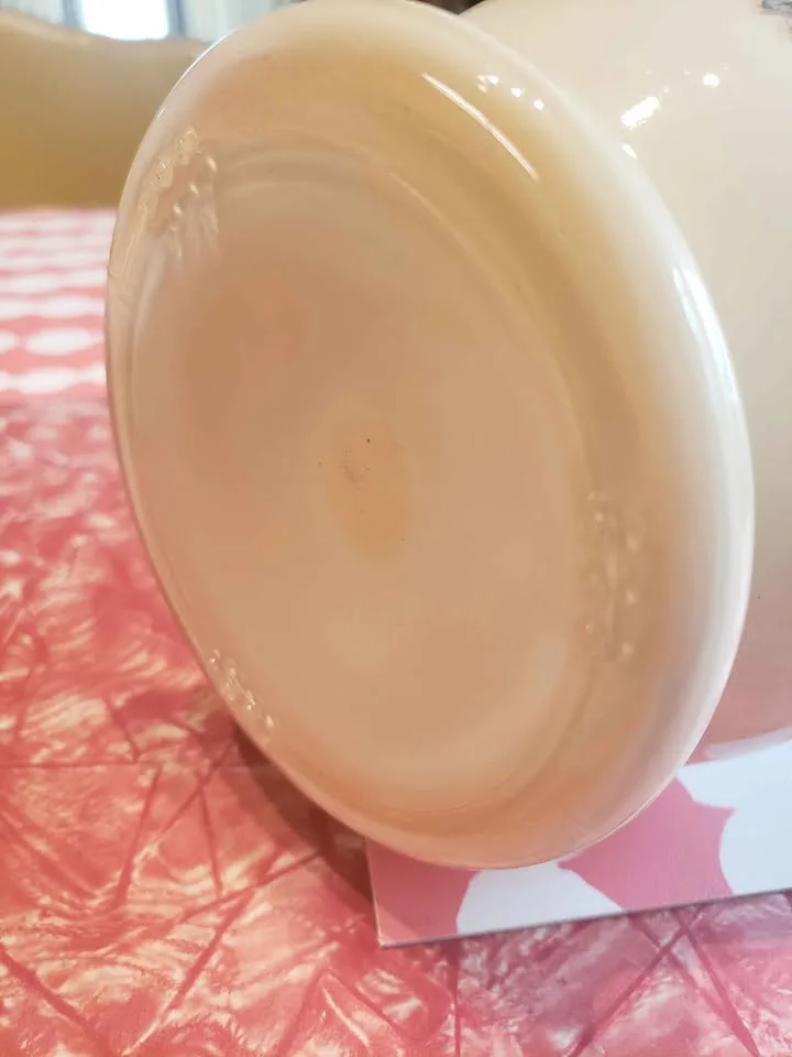 Antique Ivory Glass Oil Lamp image indicator(3)