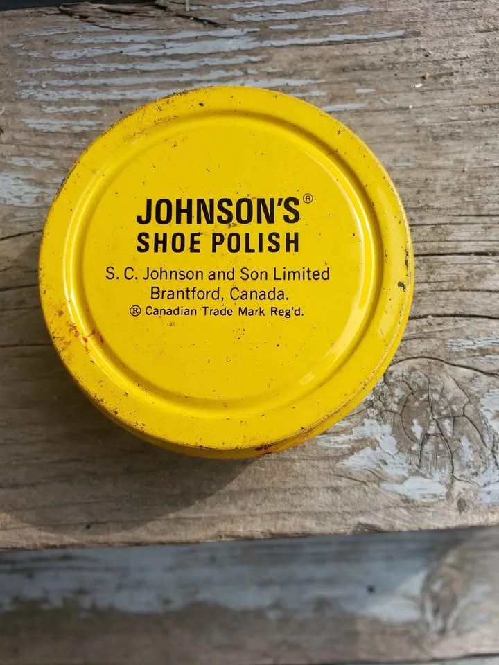 Antique Shoe Shine Stand with Accessories image indicator(10)