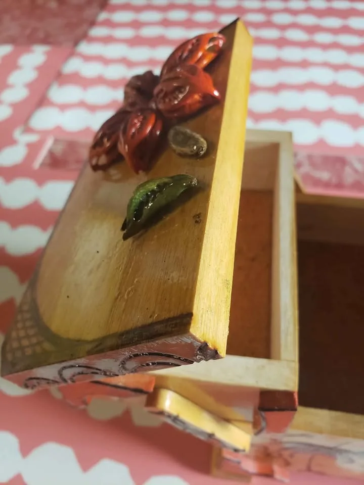 Vintage Wooden Sewing Box - Tropical Theme image indicator(4)