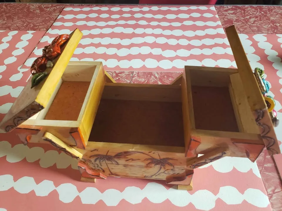 Vintage Wooden Sewing Box - Tropical Theme image indicator(5)