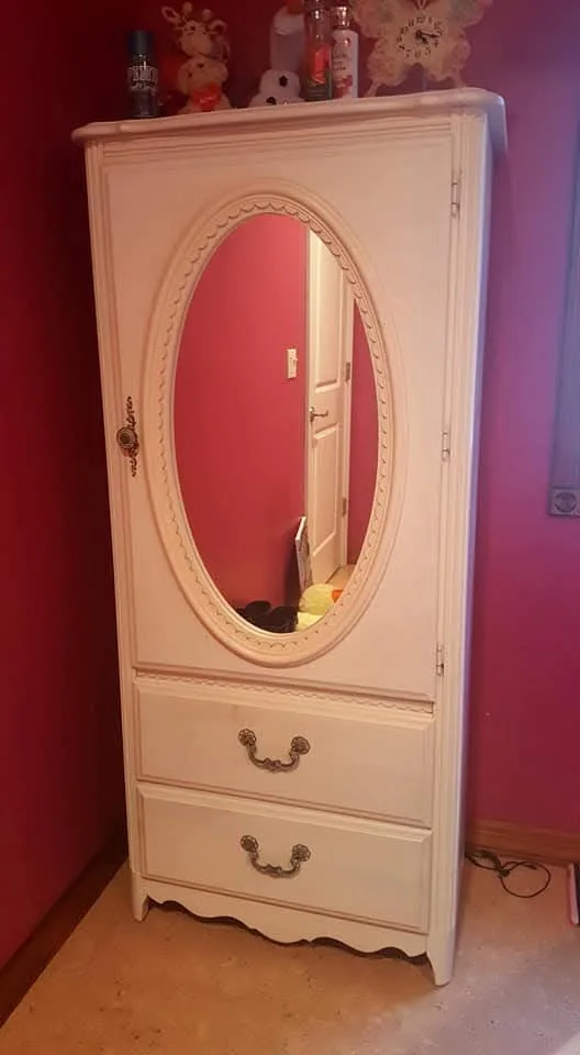 MOVING SALE Twin Girls White Wood Bedroom Set image indicator(2)