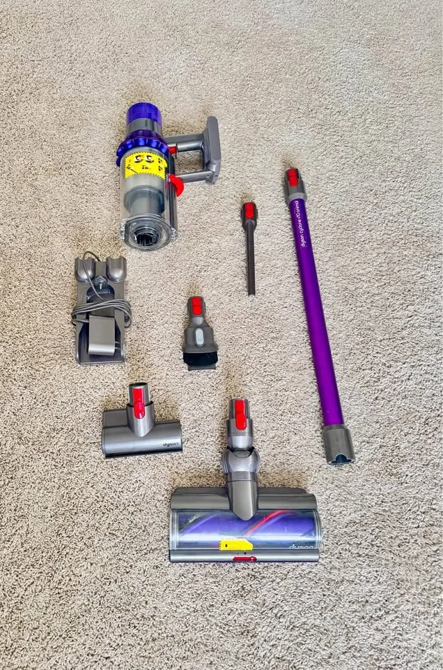 Dyson V10 Animal - New Battery - Cordless Vacuum image indicator(4)