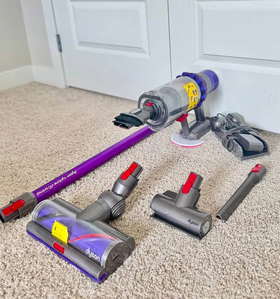Dyson V10 Animal - New Battery - Cordless Vacuum image indicator(9)