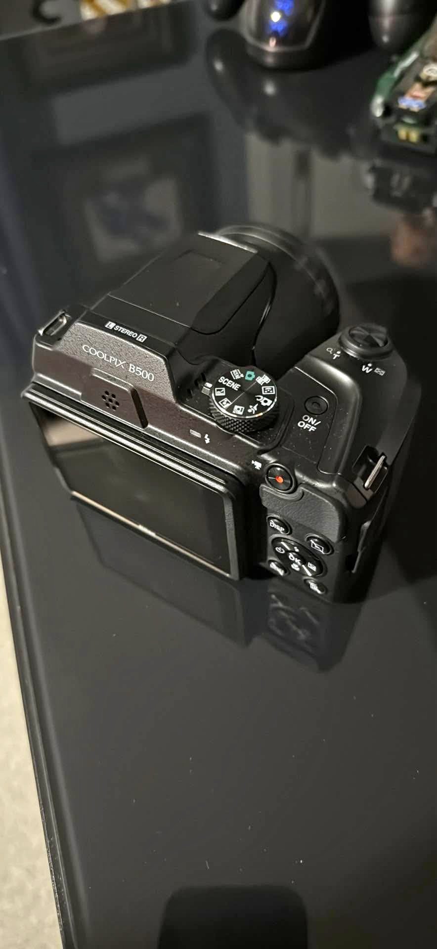 Nikon Coolpix b500