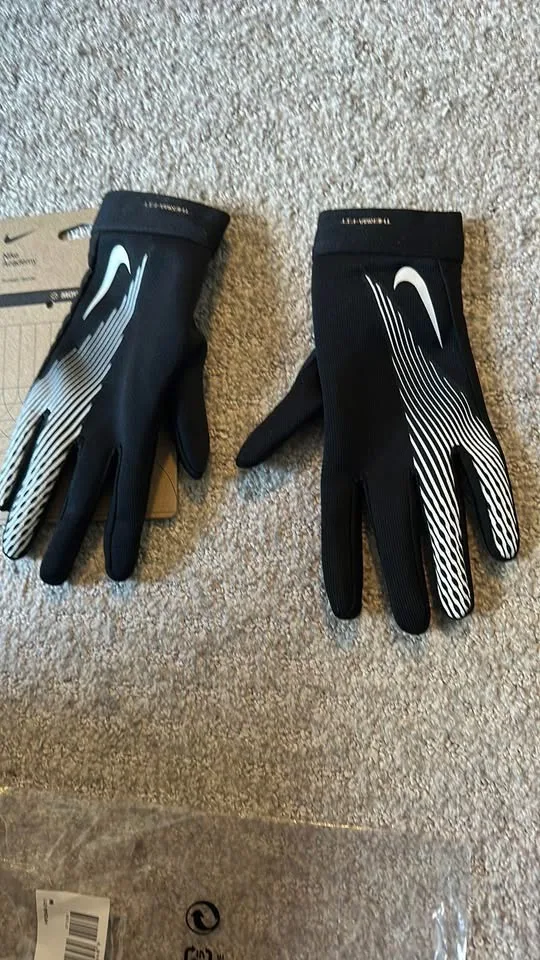 Nike Academy Gloves image indicator(4)