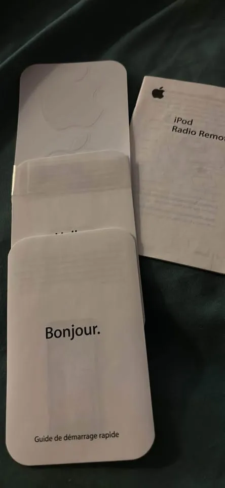 Apple iPod Touch 16gb with original case, inserts & stickers image indicator(3)