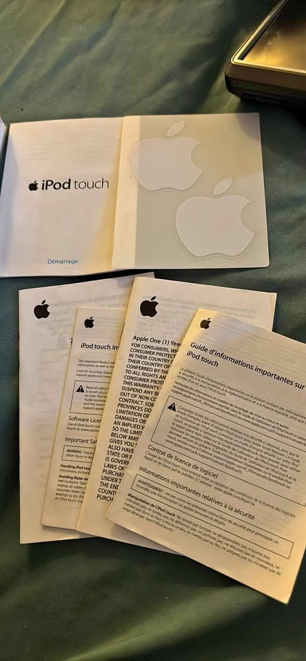 iPod touch 8gb with original case, inserts & apple stickers
