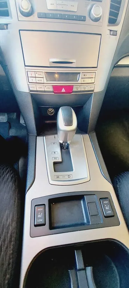 2012 Subaru outback 2.5i limited awd image indicator(6)