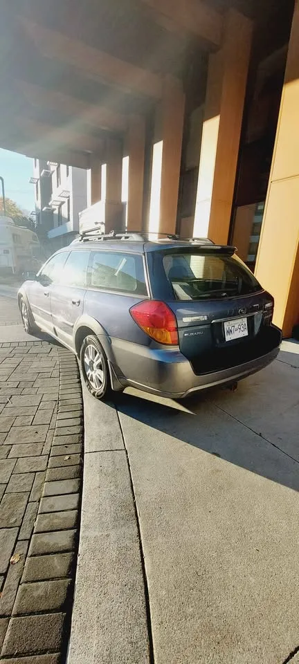 2005 Subaru outback 2.5i awd image indicator(2)