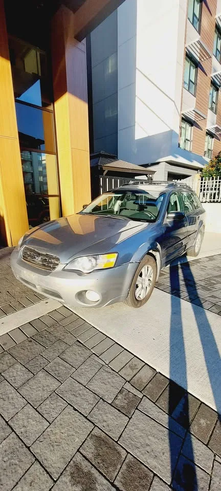 2005 Subaru outback 2.5i awd image indicator(10)