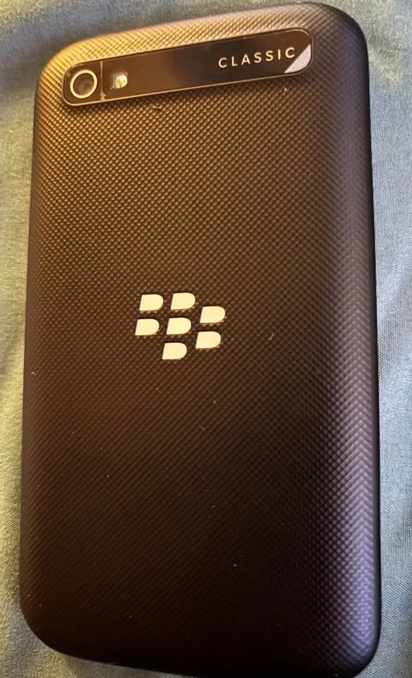Blackberry Classic Unlocked phone image indicator(2)