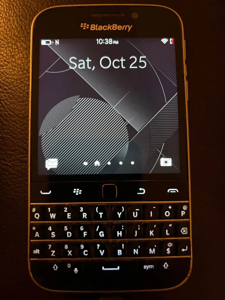Blackberry Classic Unlocked phone image indicator(7)