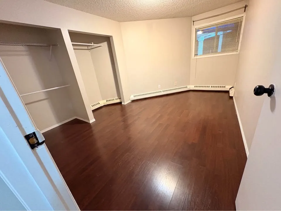2 Beds 1 Bath - Apartment image indicator(9)
