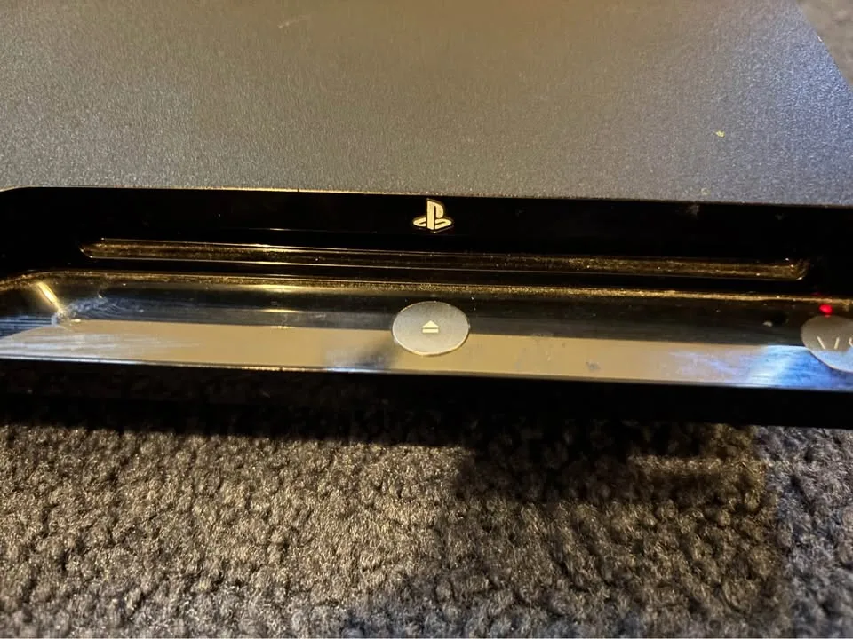 PS3 with accessories & games image indicator(2)