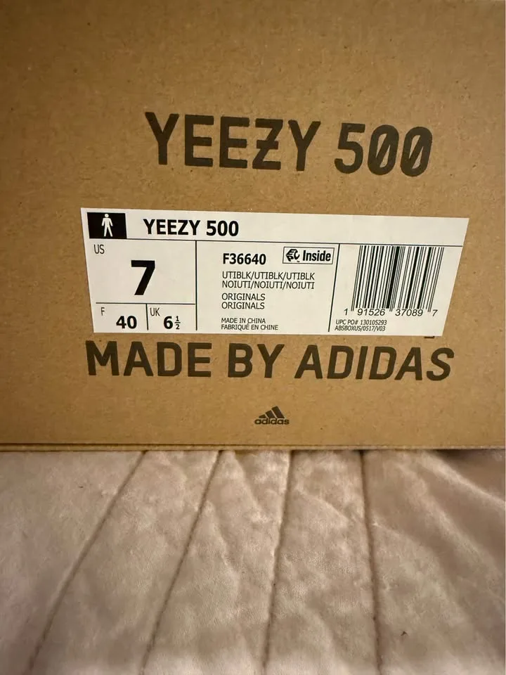 Yeezy 500 utility black image indicator(4)