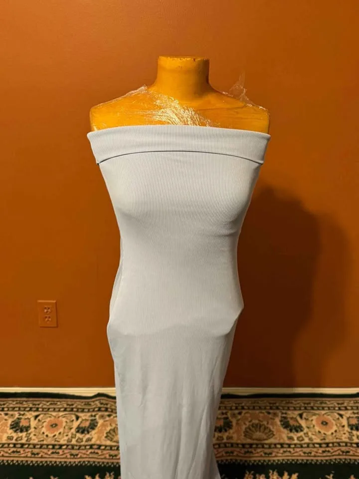 Brand New Size S – Light Blue Off-Shoulder Bodycon Maxi Dress image indicator(2)