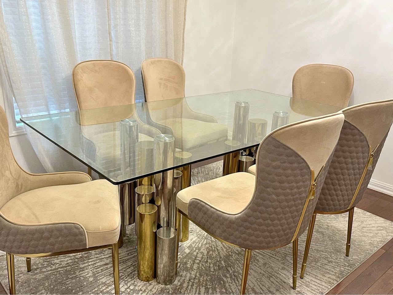 Dinning Table with 6 chairs