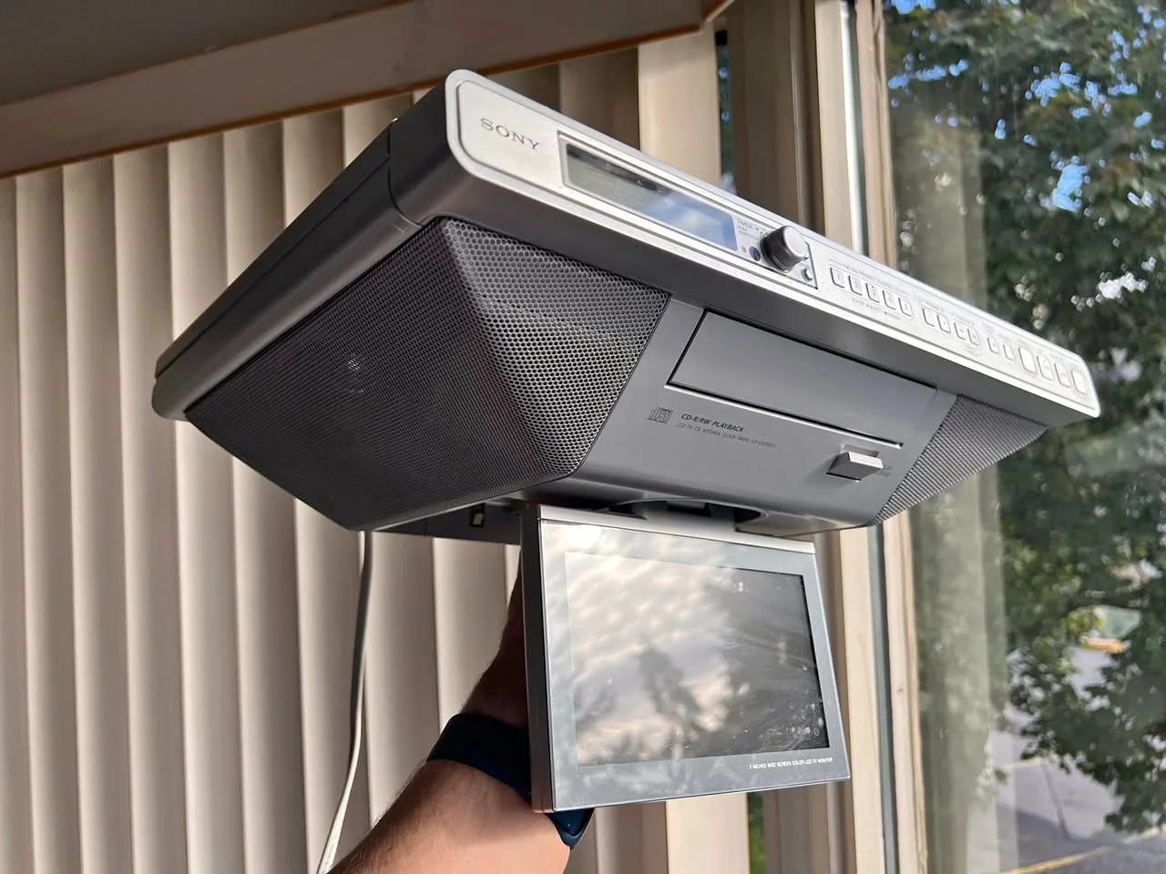 Sony ICF-CD555TV - Under-cabinet kitchen LCD TV with CD player