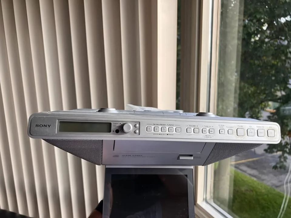 Sony ICF-CD555TV - Under-cabinet kitchen LCD TV with CD player image indicator(3)