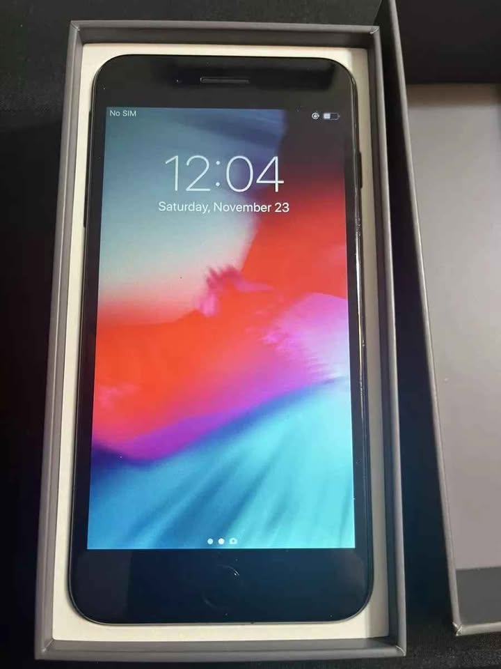 iPhone 7 - Rose Gold - iOS 15.9 w/ FREE items - photo 2